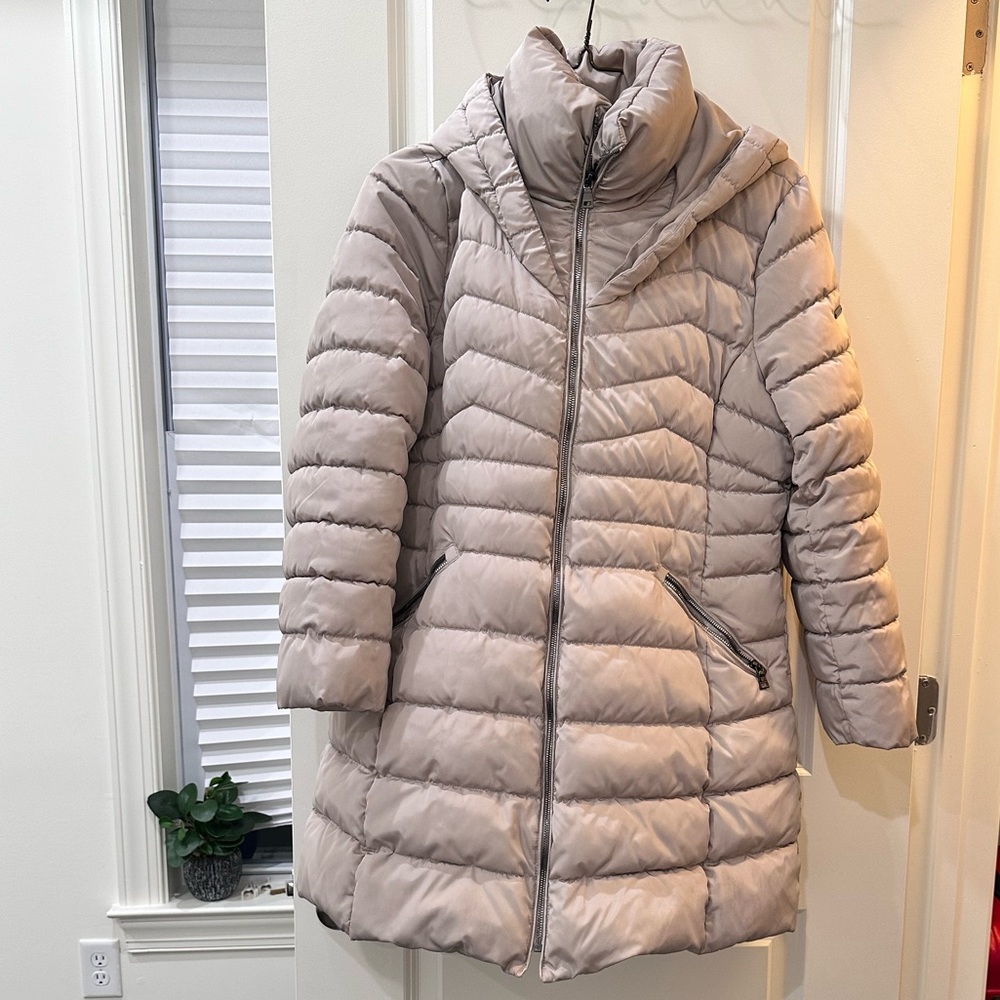 Beige puffer jacket